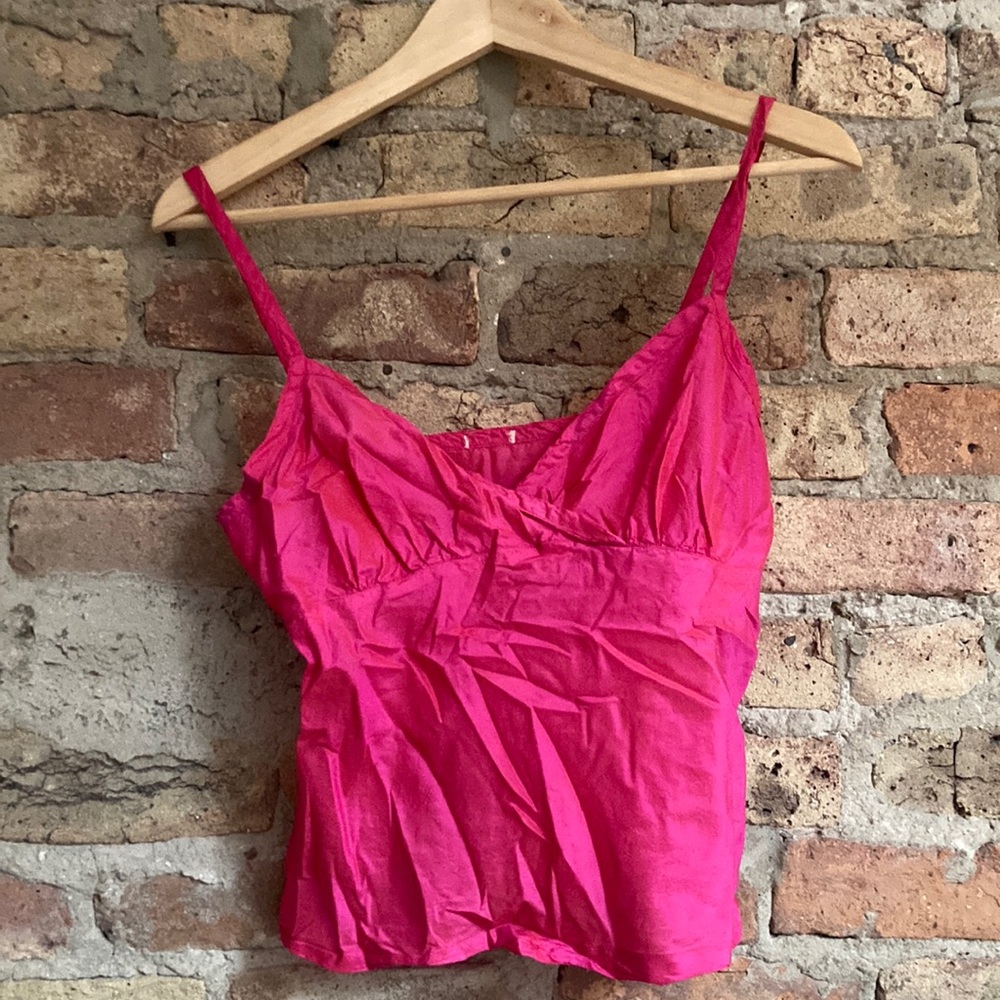 💖Beautiful hot pink silk spaghetti strap tank 💖